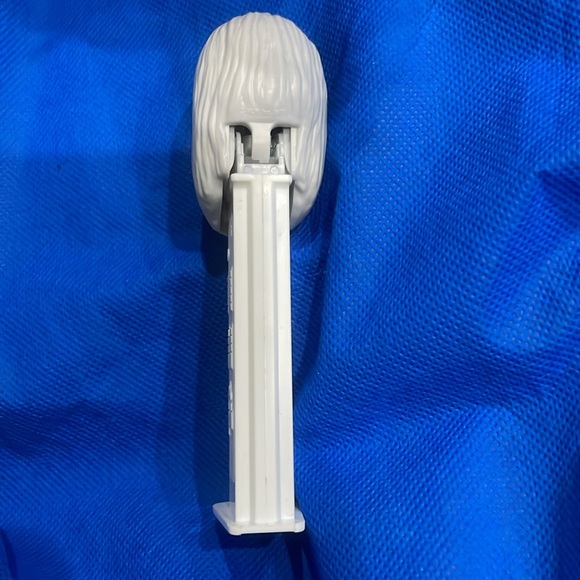 The Lord of the Rings PEZ Collectible - Gandalf (Grey & White) #C8 1113930 - Picture 9 of 17